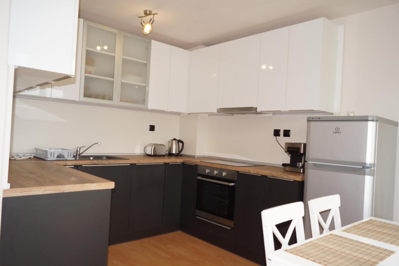 Spacious 2Bdr - Free Parking - Walk Everywhere - 300 Mbps Wifi Varna Exterior photo